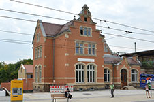 Historisches Bahnhofsgebäude Strehlen (neuer Zustand)